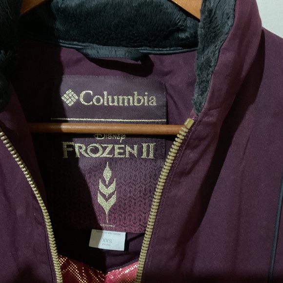 Disney Limited Edition Frozen 2 cape - Picture 5 of 5